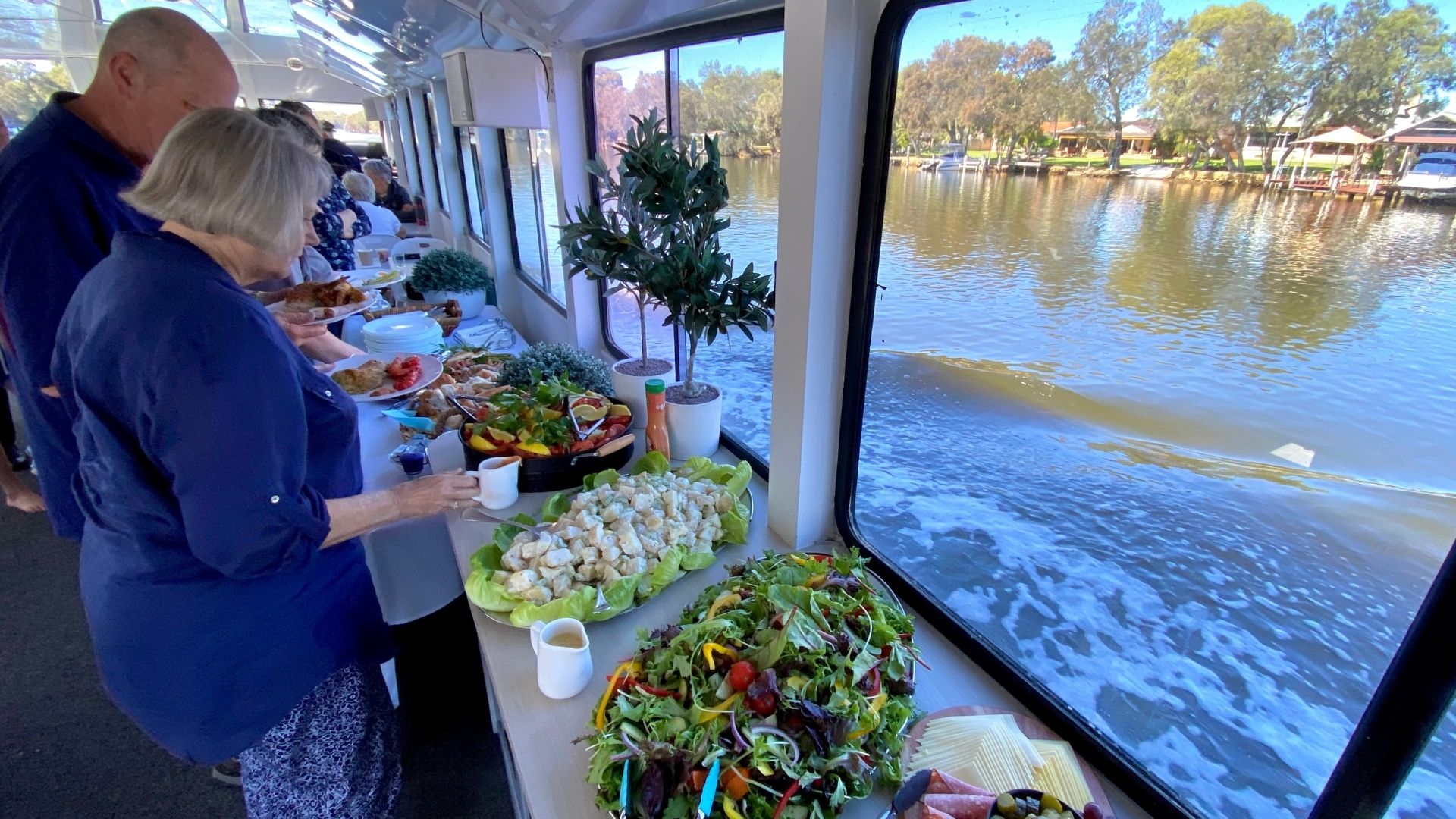 Murray River Lunch Cruise Autumn Deal