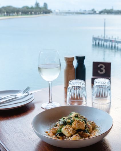 Top Places to Eat in Mandurah 423x527 2